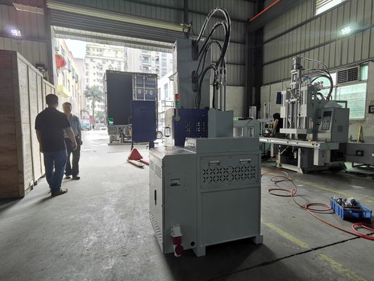 30T Plastik Dikey Enjeksiyon Kalıplama Makinesi 6.7kW 13 KN Ejektor Gücüyle Düşük Bakım