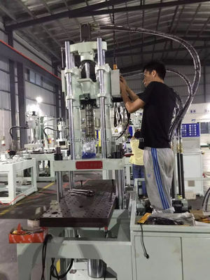 JTT-550DM ABS / PP işleme için Çifte Kaydırma Masası Dikey Plastik Enjeksiyon Kalıplama Makinesi