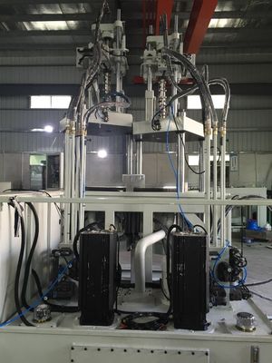 400mm Açık Vuruş Merkezi Kule İki Renkli Plastik Enjeksiyon Kalıplama Makinesi 240T JTT2V3R-2400