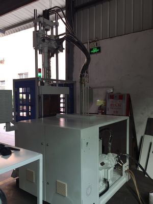 45T Otomatik Dikey 400mm Açık Vuruşlu Termoplastik Enjeksiyon Kalıplama Makinesi