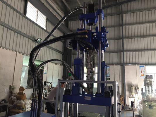 200MM Açılış Vuruşu 55T 2 Çalışma Masasıyla Hidrolik Dikey Enjeksiyon Kalıplama Makinesi