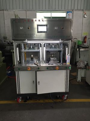 240mm Max Açık Gündüz Düşük Basınçlı Enjeksiyon Kalıplama Makinesi JTT-200 Ejeksiyon Gücü 8kN