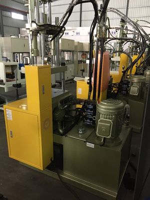 Küçük Mini Plastik Dikey Enjeksiyon Kalıplama Makinesi 30 Ton 25mm vida çapı